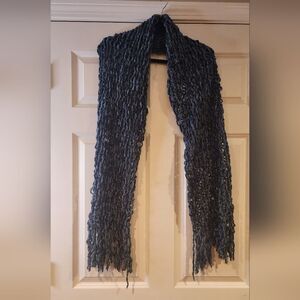 Blue chunky knit scarf